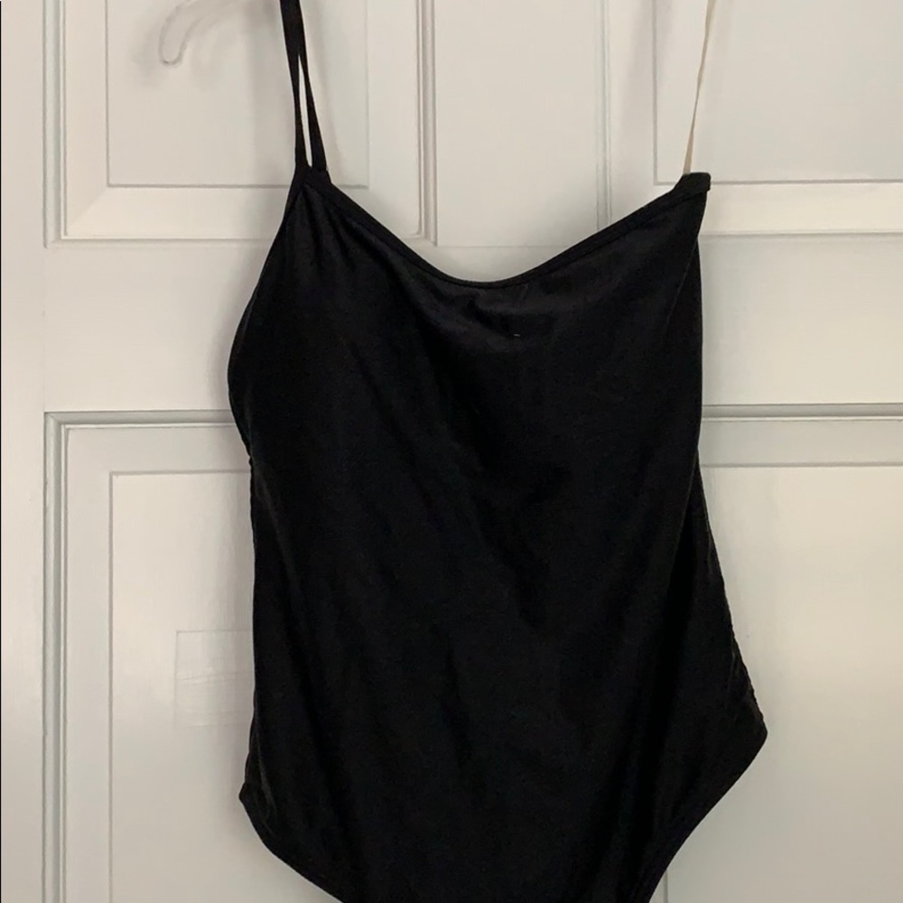 Billabong swim suit!! Super cute one shoulder suit